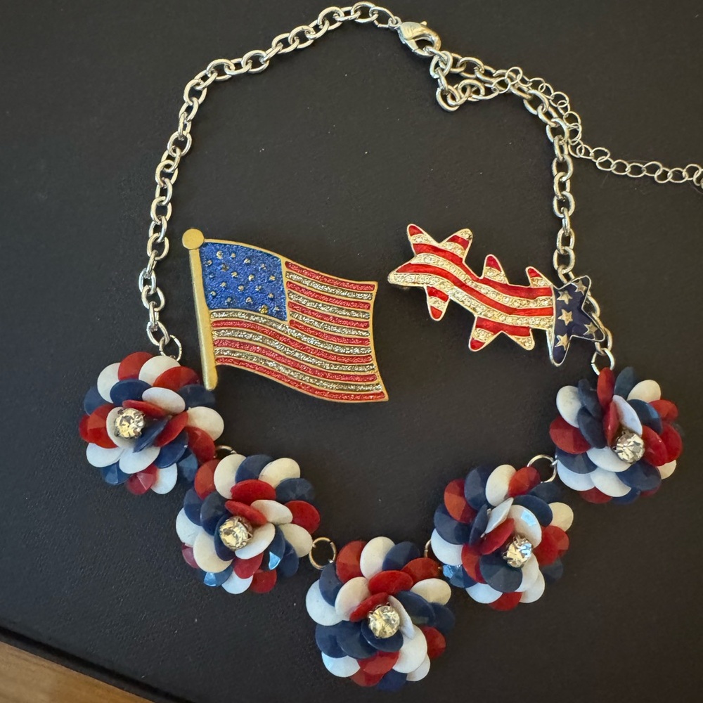 🇺🇸 Patriotic Jewelry Bundle | Necklace + Flag Pin + Star Brooch